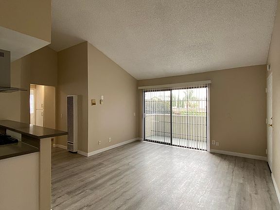 4th image of 1429 E Florida St #307
