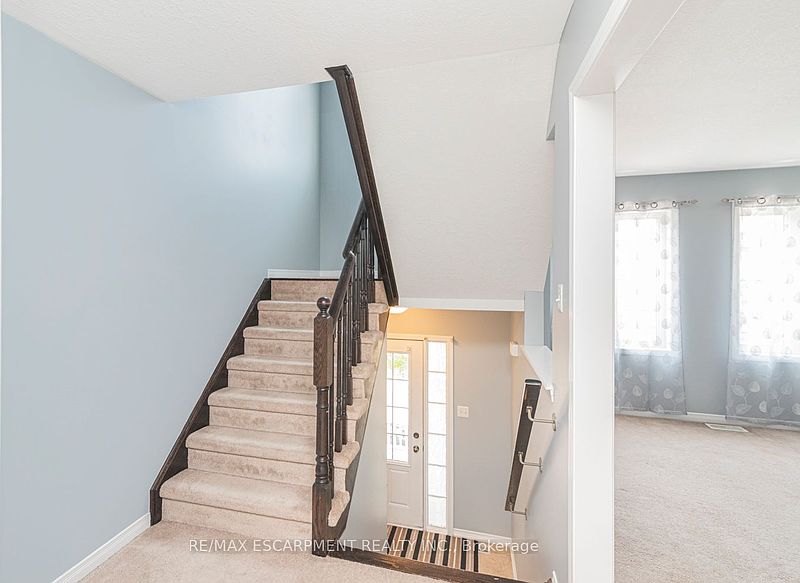 Hamilton Townhouse for rent - 3 Bedrooms — photo 2