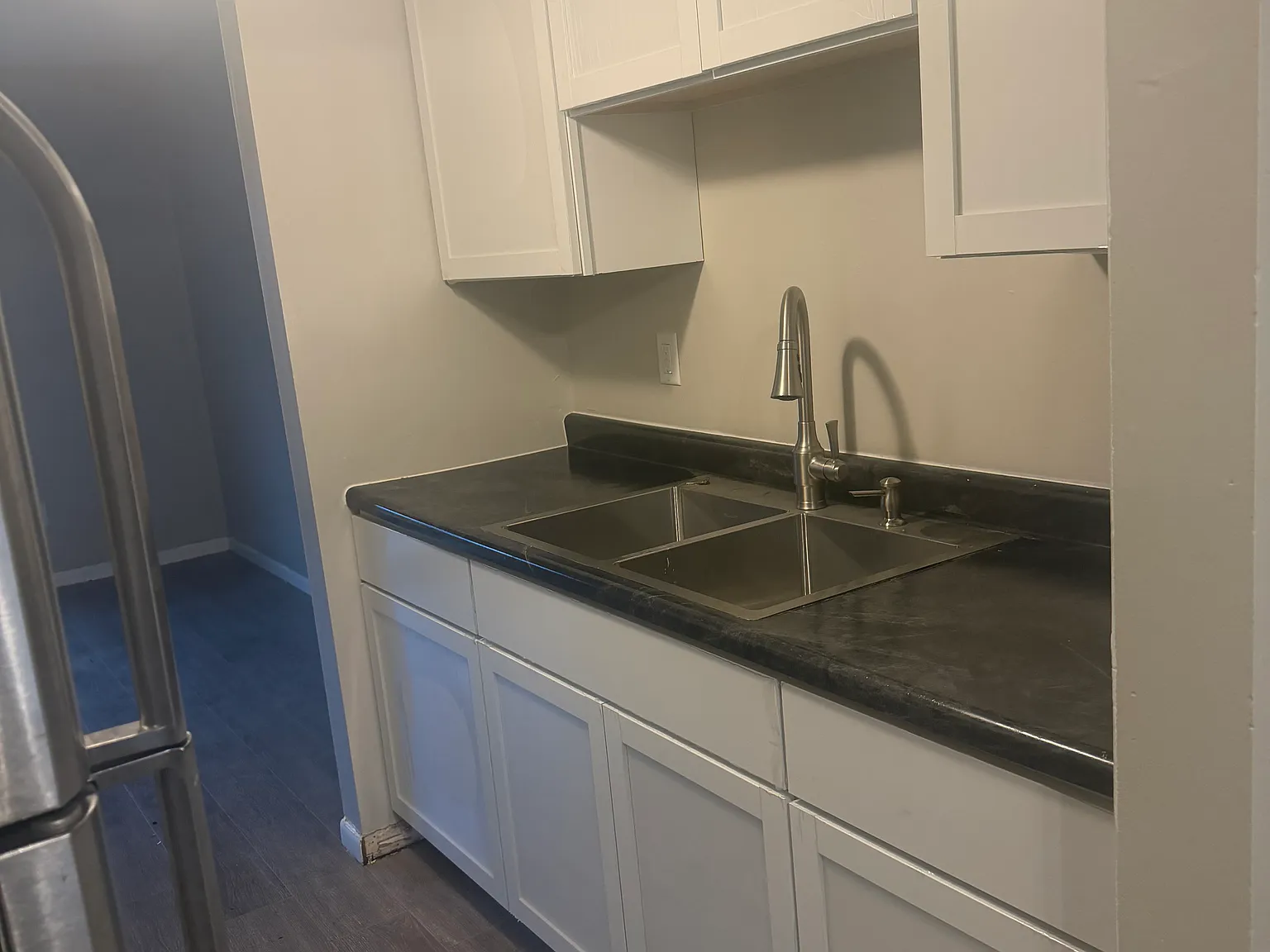 2 bed, 1.5 bath, 1044 sqft, $1,100 — Photo 2