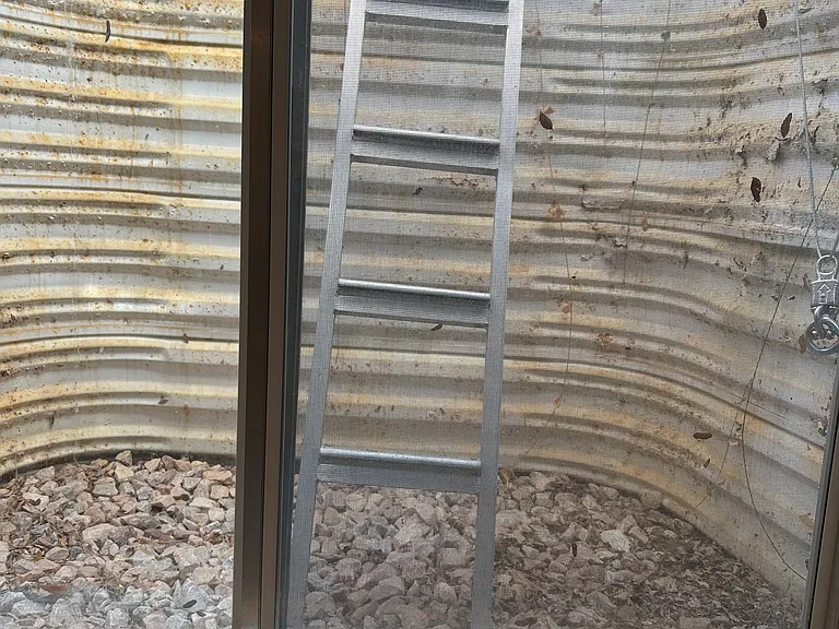 Bedroom escape ladder