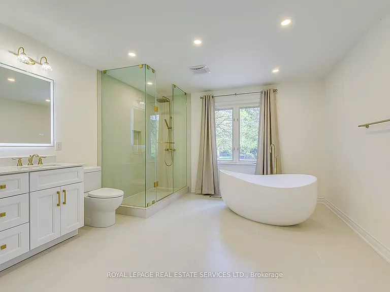 1463 Albion Ave — Photo 23