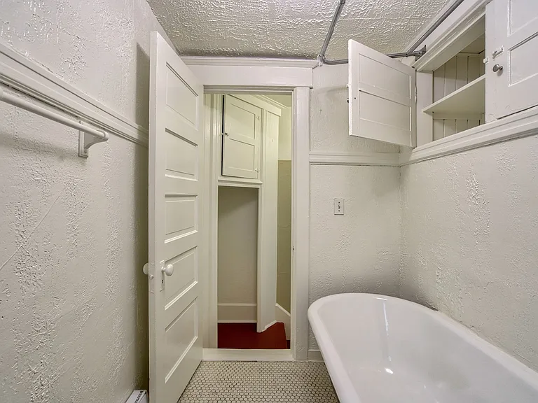 Teasdale Apartments — Photo 9