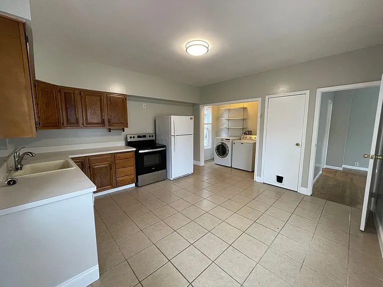 205 Cayuga St — Photo 19