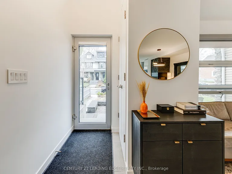 81 Dagmar Ave — Photo 3