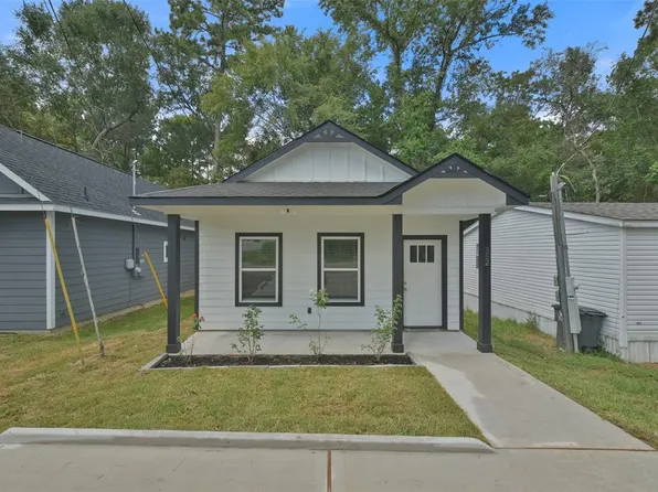 352 Westchase, Montgomery, TX 77316