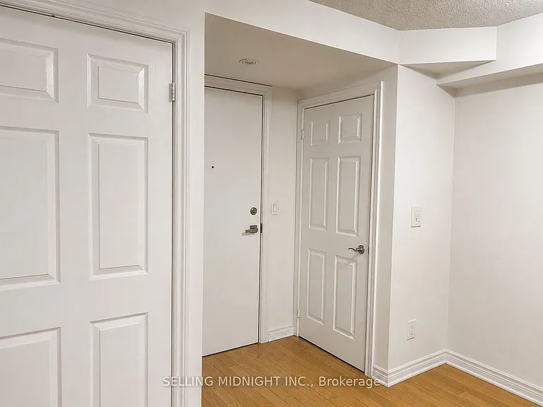 250 Wellington St W #245 — Photo 2