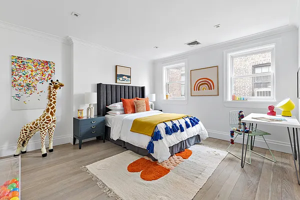 Sold by Compass | media 9