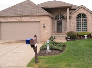 5545 Hemdale Dr, Williamsville, NY 14221