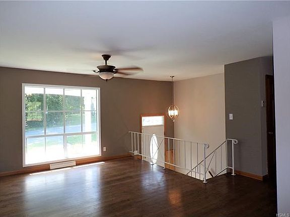 4th image of 42 Vincent Dr