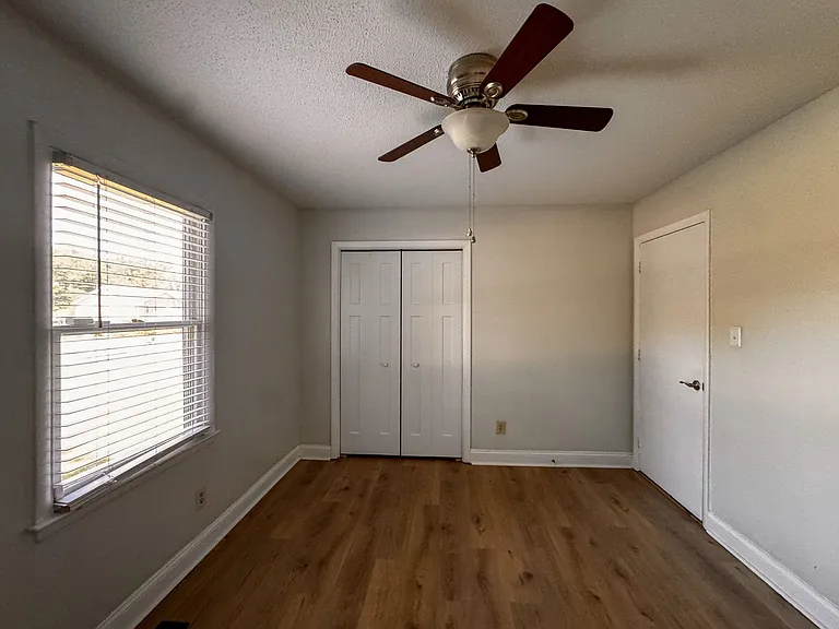 6747 Vaughn Rd — Photo 16