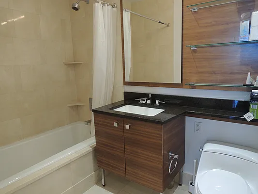 Rented by Toshiko Takahara, Lreb | media 6