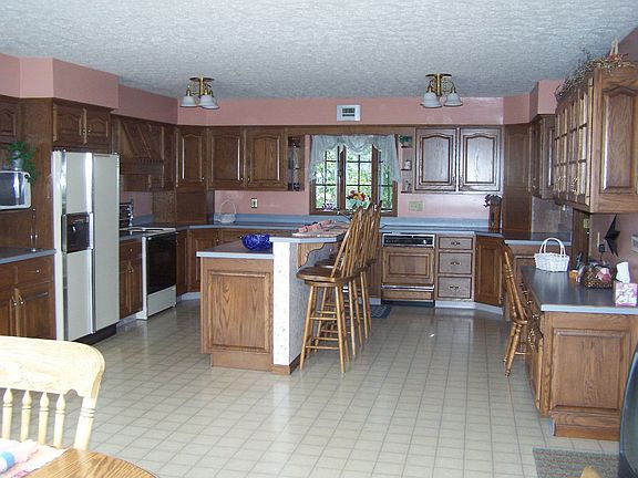 Spacious kitchen with island