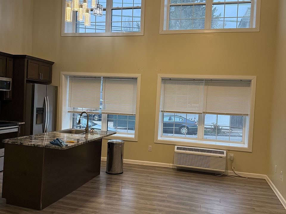 Front unit first floor