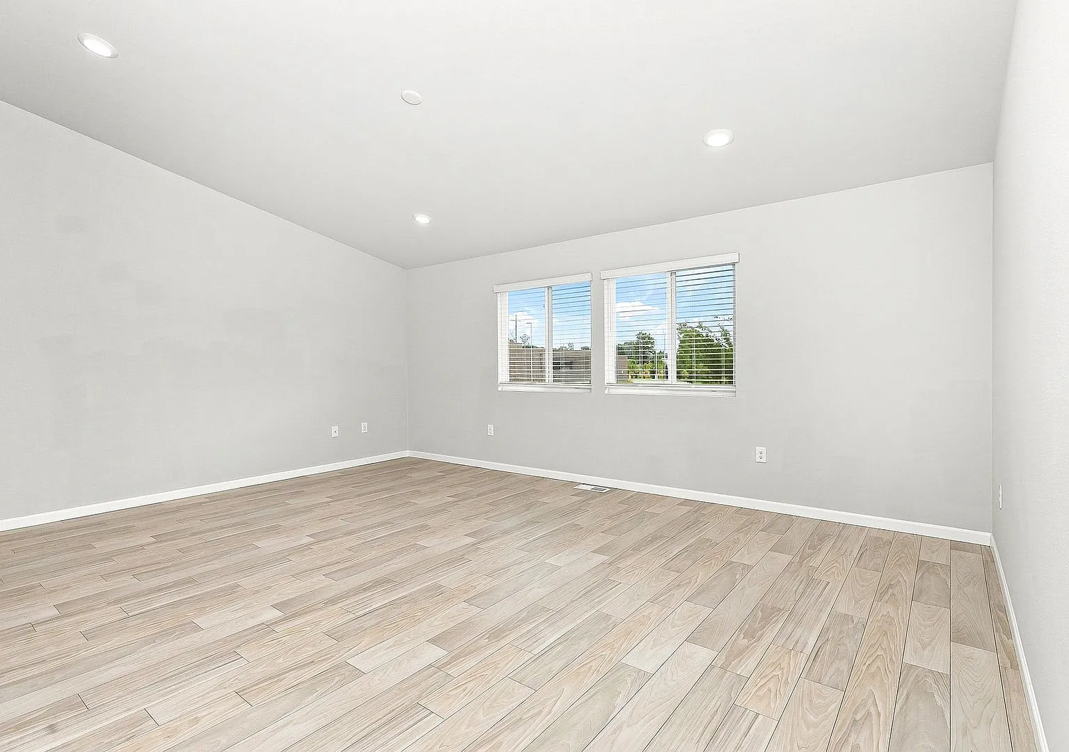Move In Special: Get August & September Rent FREE! Move in by August 31st to receive FREE rent fo... — Photo 3