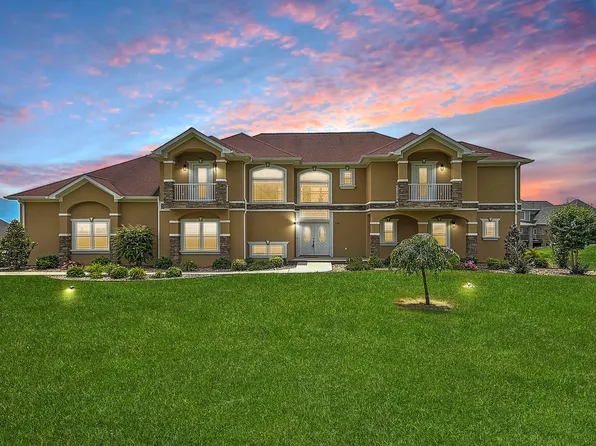 208 W Hawthorne Ct, Greeneville, TN 37745