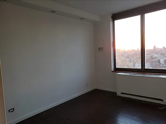 Rented by R New York | media 12