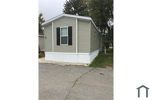 Building Photo - 60 Hathaway St #49