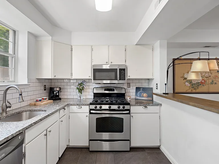 3908 Keller Ave — Photo 8