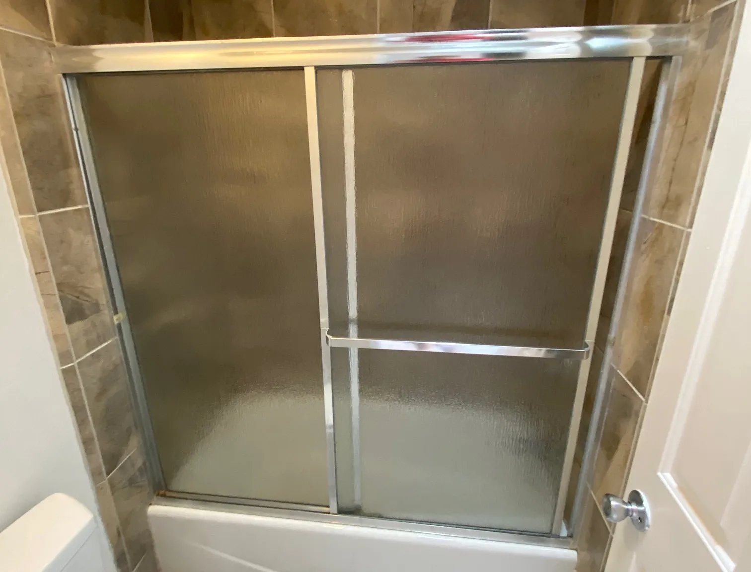 2 bed, 900 sqft, $5,200 — Photo 3