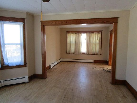 4th image of 1313 Superior Ave