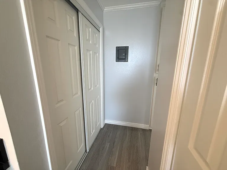 The Abbey Apartments — Photo 12