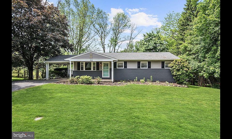 1st image of 1508 Honeysuckle Dr