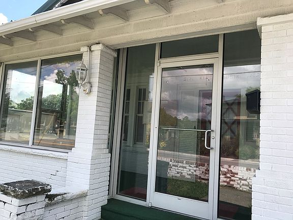 2nd image of 611 S Oakwood Ave