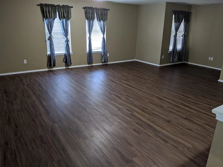 4525 Mountain Oak St — Photo 19