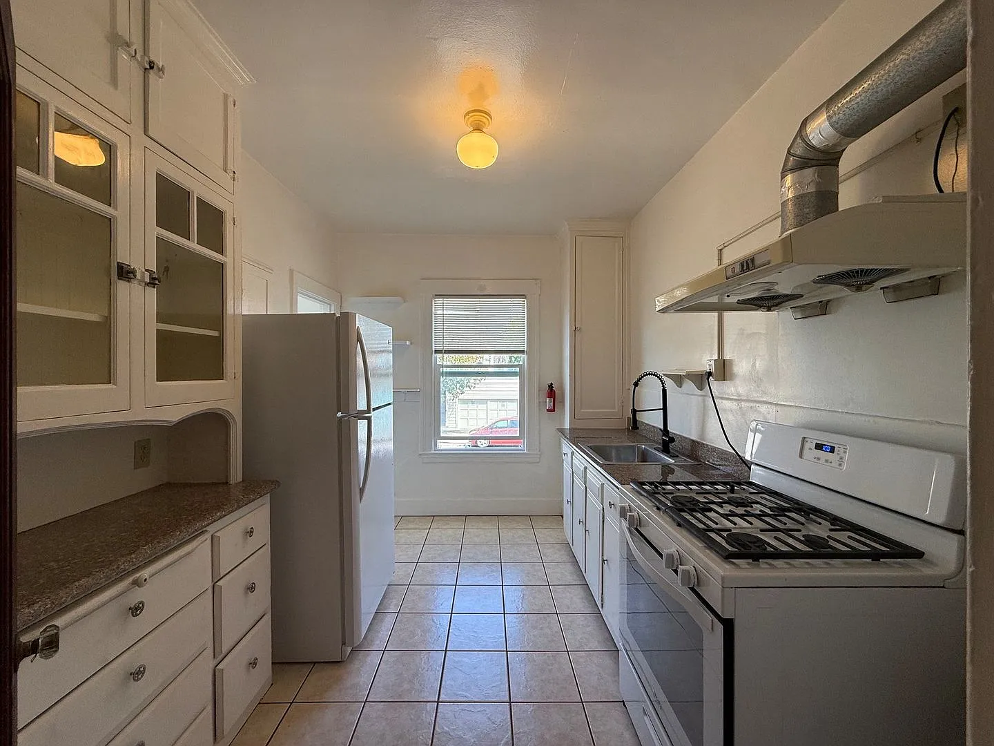 2600 Bryant Street — Photo 4