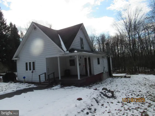 211 Gardenia Ln, Philipsburg, PA 16866