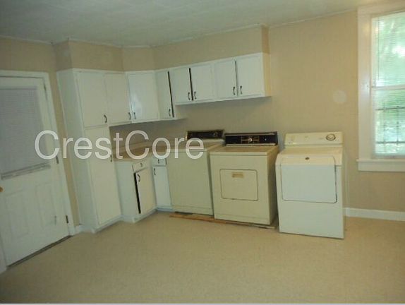 4th image of 1778 Faxon Ave
