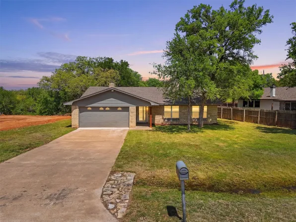 6106 Laredo Ct, Granbury, TX 76049
