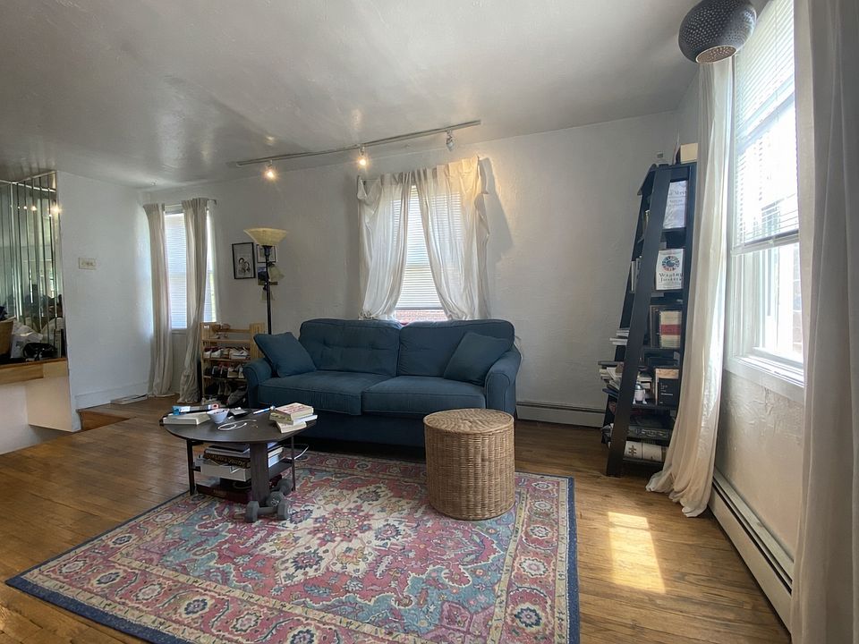 1st image of 656 W Park Ln #2