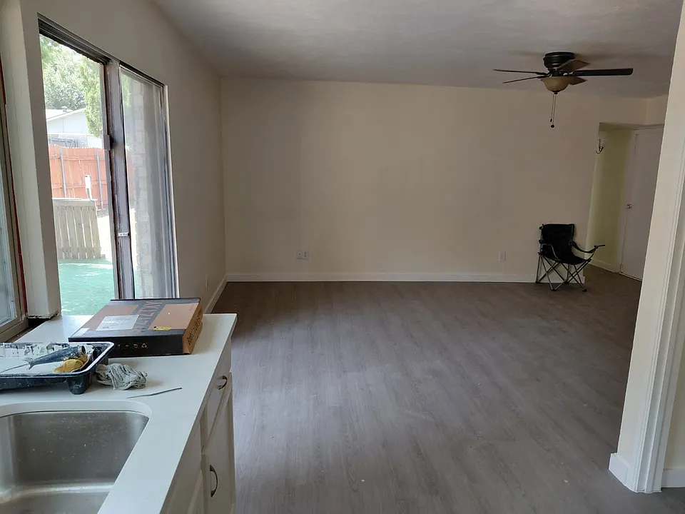 3314 Excalibur Cir