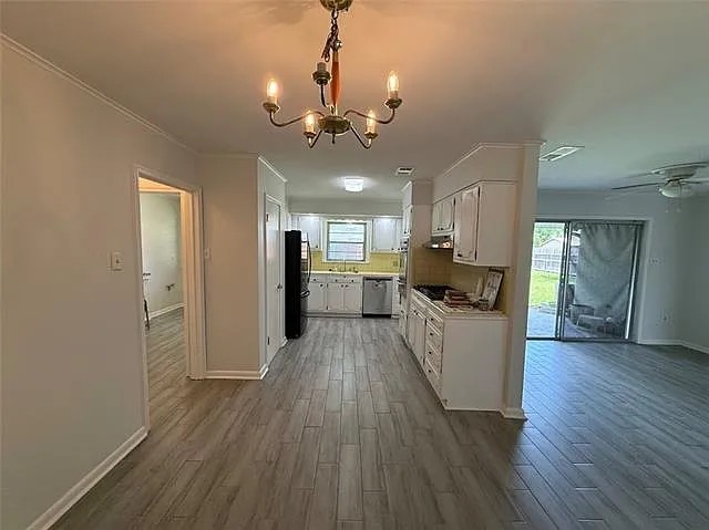 420 E William David Pkwy — Photo 11