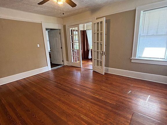 3rd image of 2351 Park St