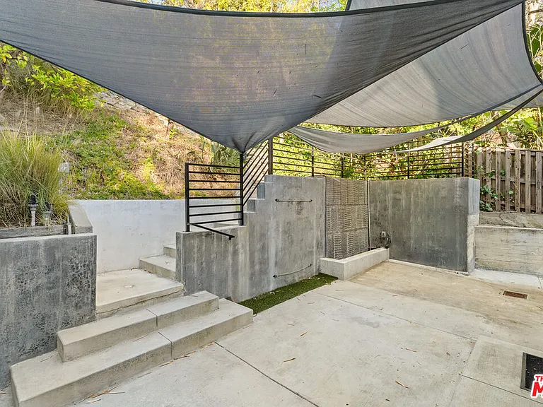 3921 Clayton Ave — Photo 22