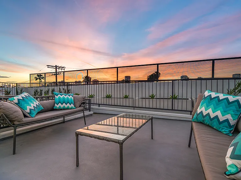 10269 Santa Monica Blvd #404 — Photo 7