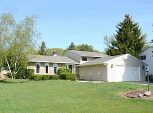3750 Longview Ct, Green Bay, WI 54301