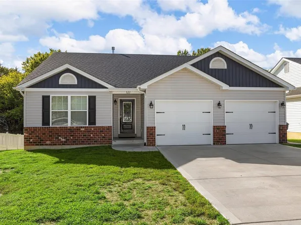 527 Indian Lake Dr, Wright City, MO 63390