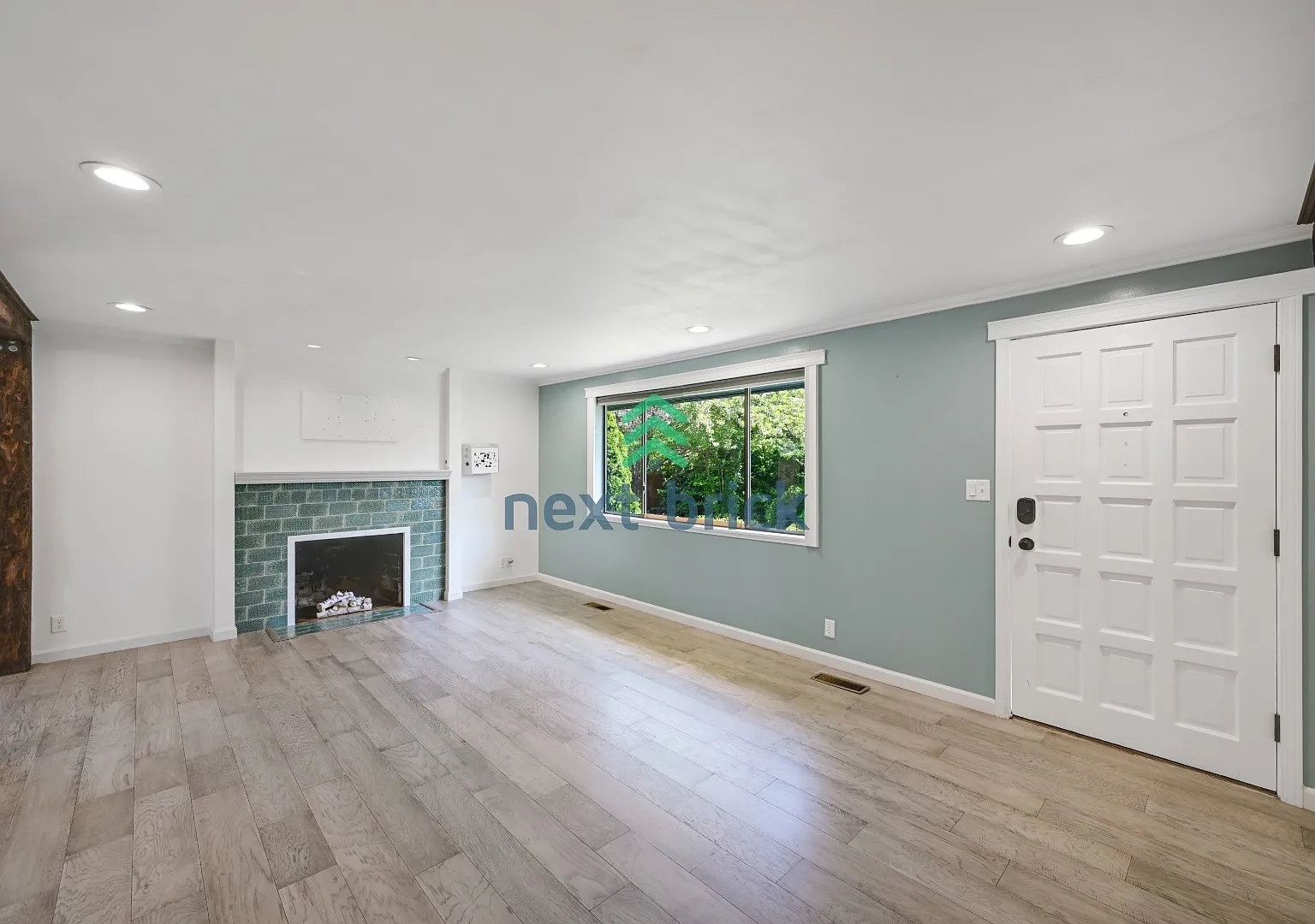 Charming 3-Bed, 2-Bath Remodeled Home in Prime Edmonds Location! — Photo 3