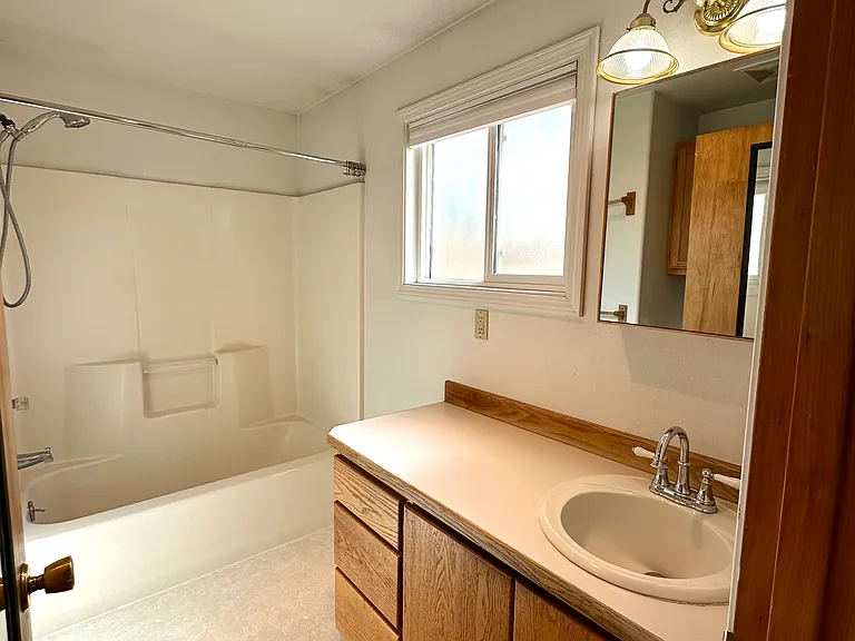 333 SW 35th St — Photo 13