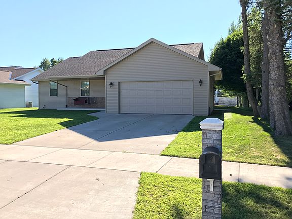 2nd image of 831 N 6th Ave