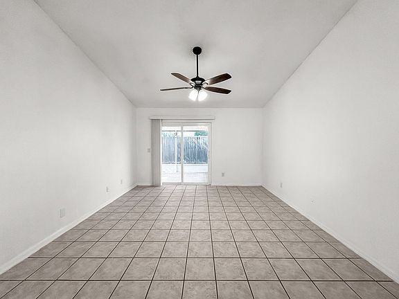 4th image of 9778 Fox Chapel Rd