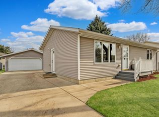 1951 42nd St NW, Rochester, MN 55901