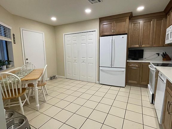 3rd image of 124 Sandy Lane