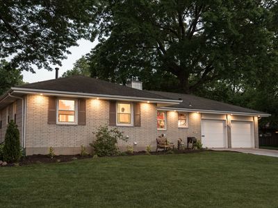 400 NW Lakeview Rd, Blue Springs, MO, 64014