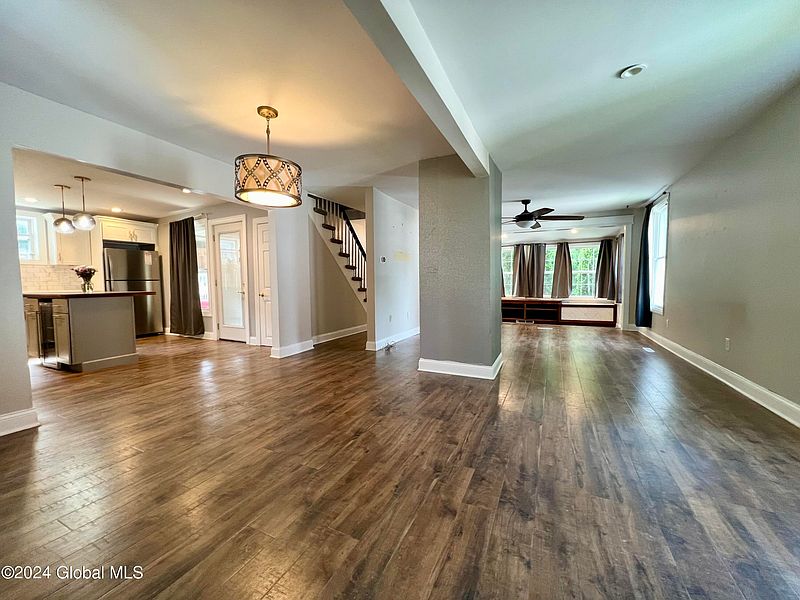 5th image of 7 Patten Avenue