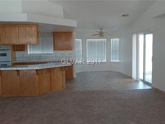 3rd image of 3611 Parkridge Ave
