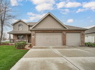 683 Sandburg Dr, Manteno, IL 60950